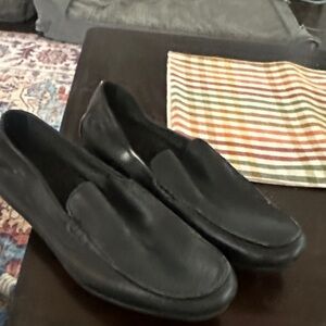 Born Men's Classic Black Loafers